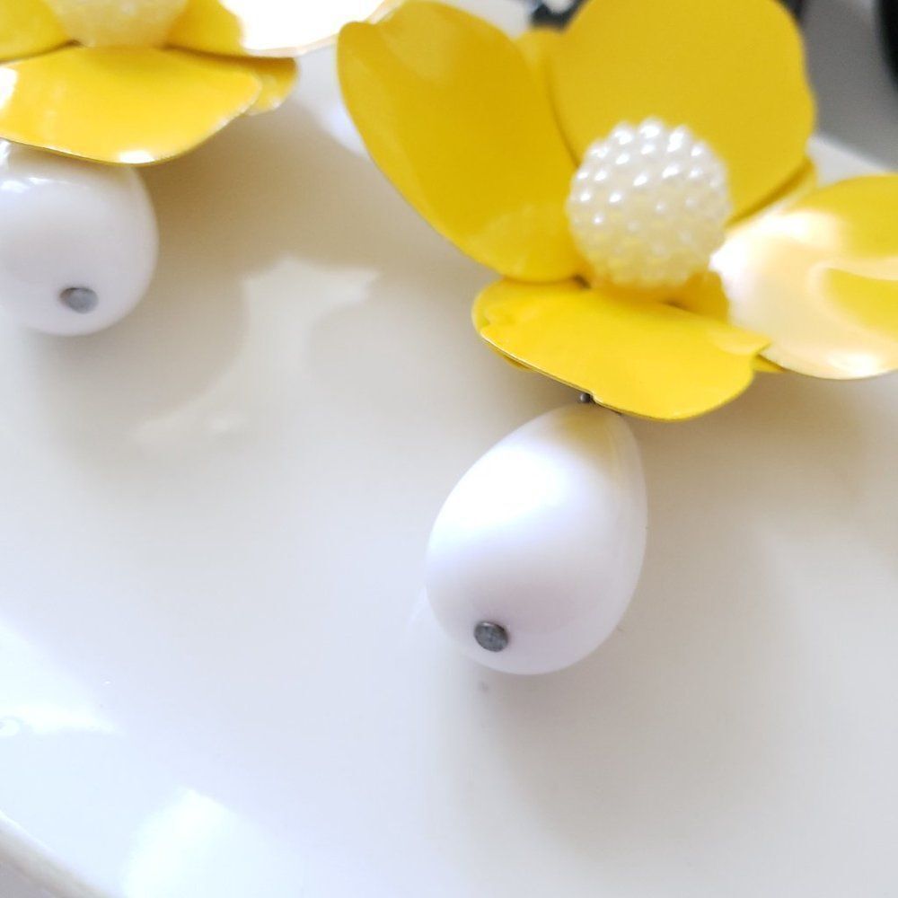 New! Zara Big Floral Earrings - Picture 10 of 16
